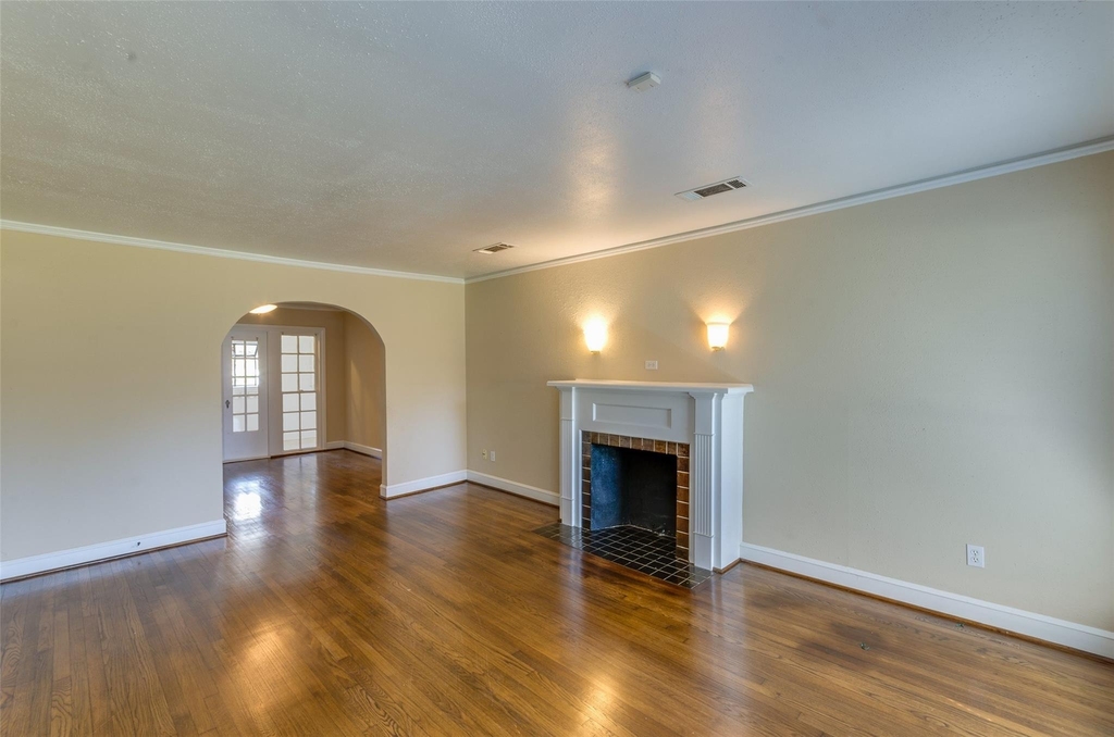 236 W 31st Street - Photo 3