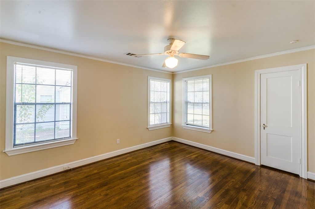 236 W 31st Street - Photo 15