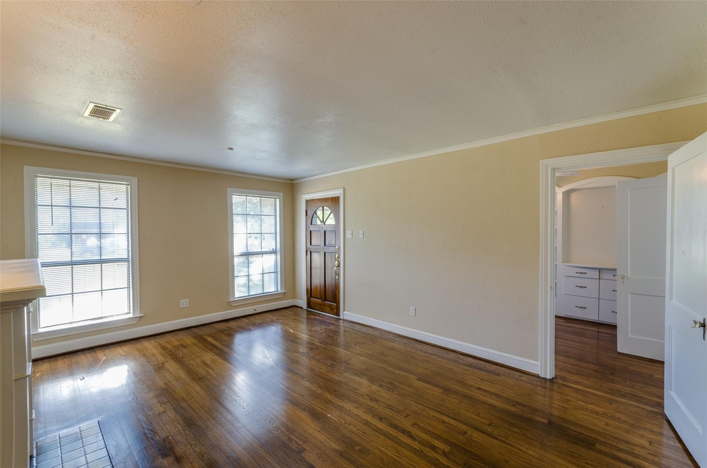236 W 31st Street - Photo 5