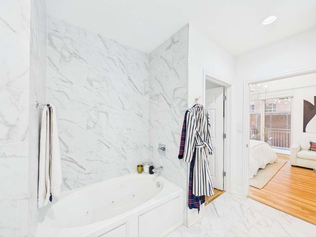 2520 Robinhood Street - Photo 32