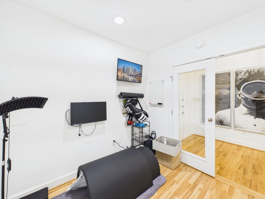 2520 Robinhood Street - Photo 2