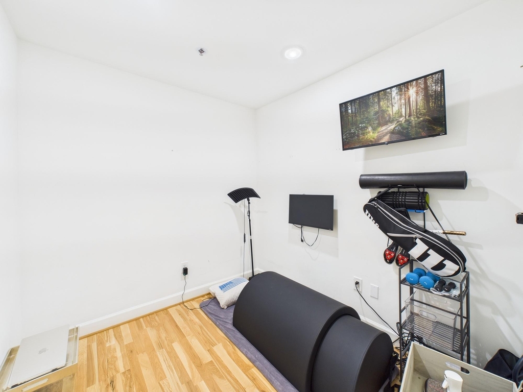 2520 Robinhood Street - Photo 3