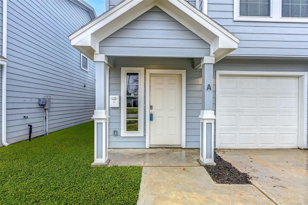 8113 Corinth - Photo 2