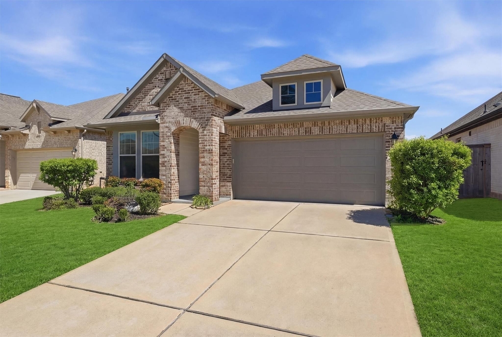 1338 Lakeside Creek Road - Photo 2