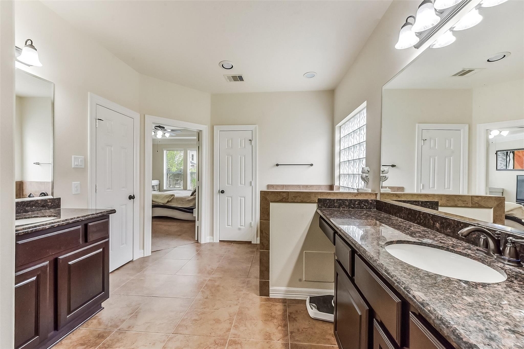 13918 Majestic Spring Lane - Photo 20