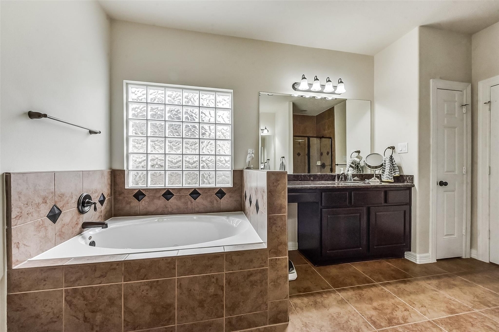 13918 Majestic Spring Lane - Photo 18