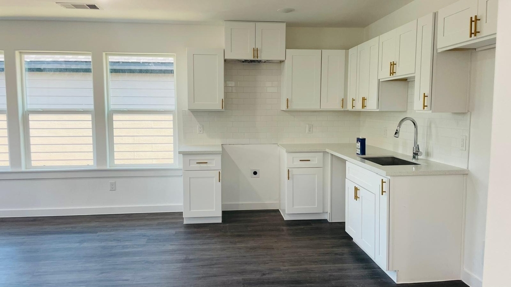 8414 Sandra St - Photo 3