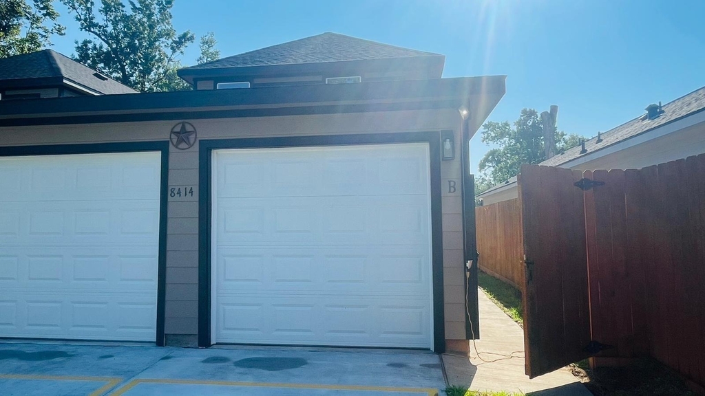8414 Sandra St - Photo 0
