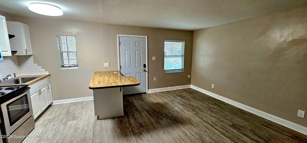 1516 Roger Drive - Photo 7