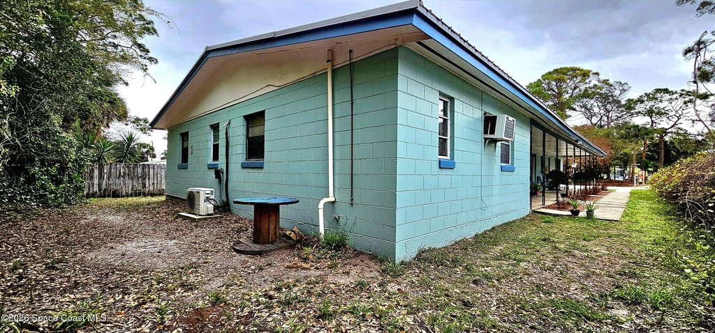 1516 Roger Drive - Photo 2