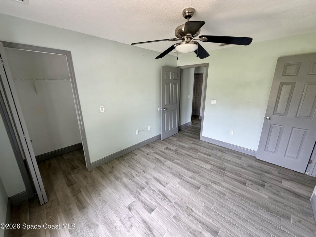 915 Twisting Branch Court - Photo 18