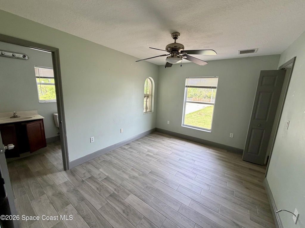 915 Twisting Branch Court - Photo 16