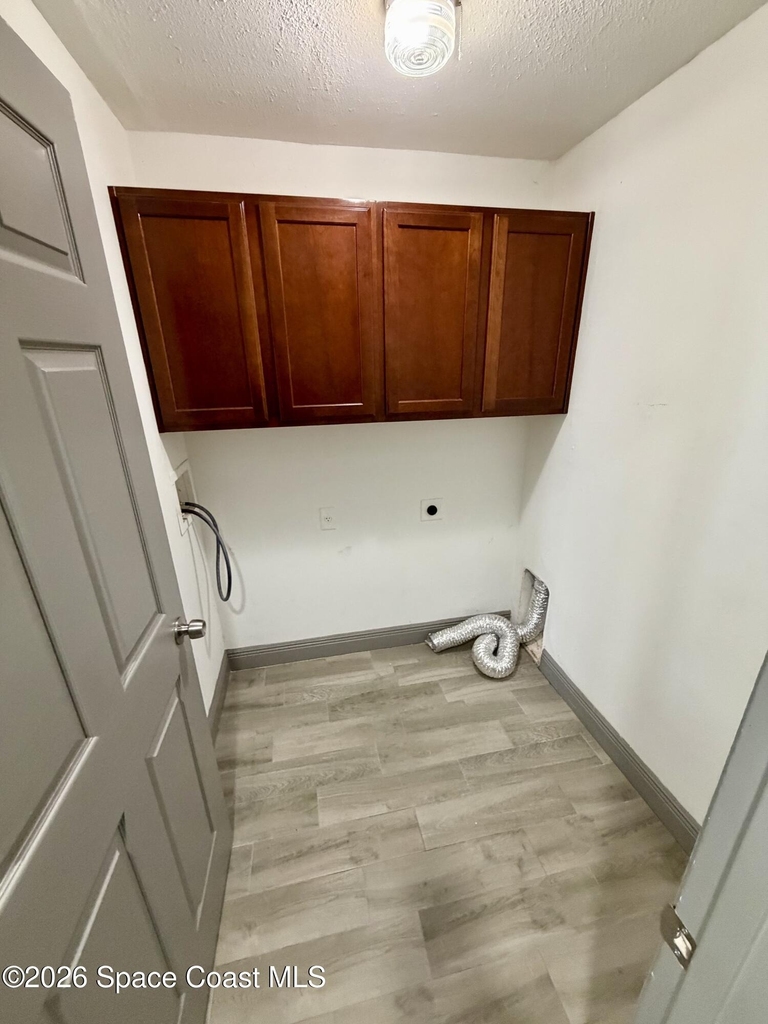 915 Twisting Branch Court - Photo 14