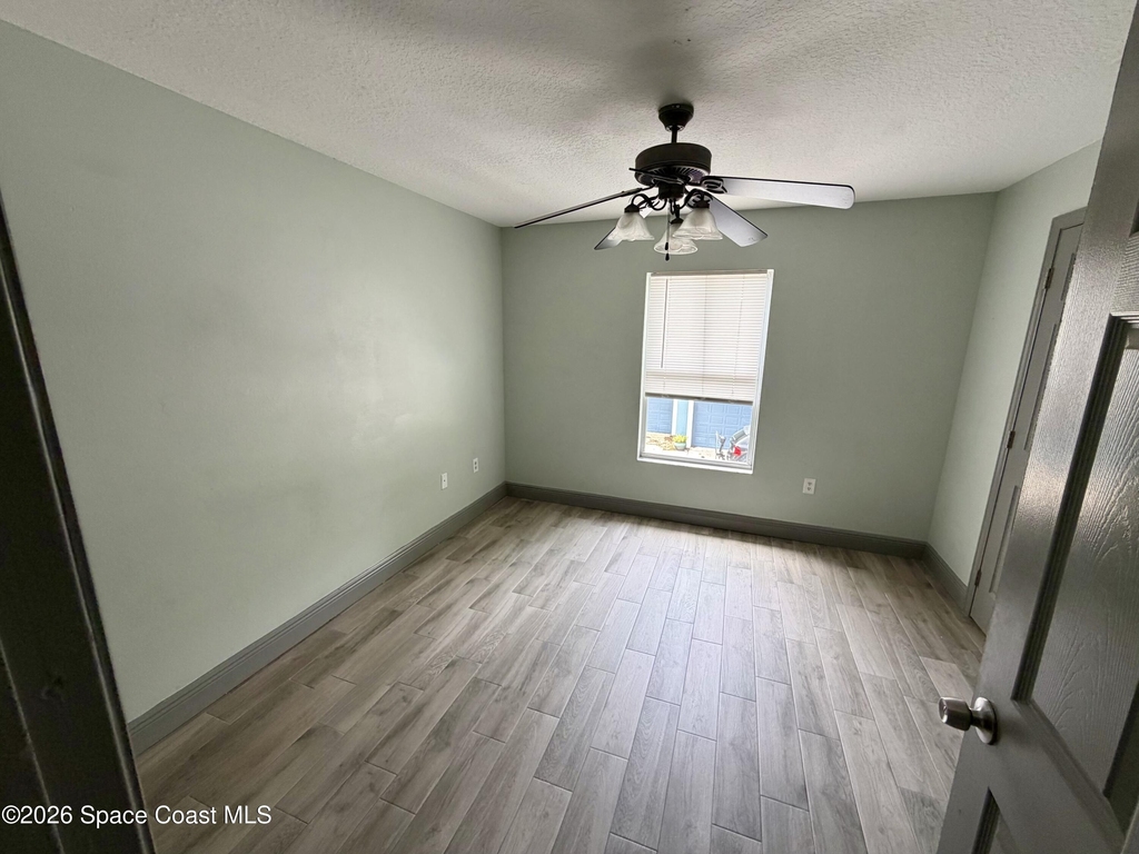 915 Twisting Branch Court - Photo 17