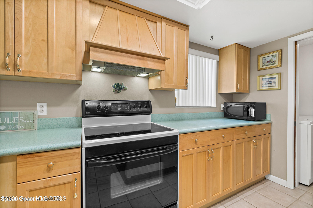 8494 Ridgewood Avenue - Photo 5