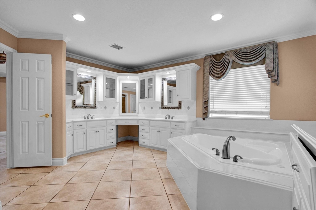 11207 Indian Trails Drive - Photo 18