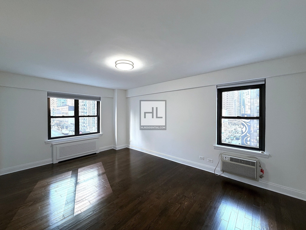 East 57th Street - Photo 3