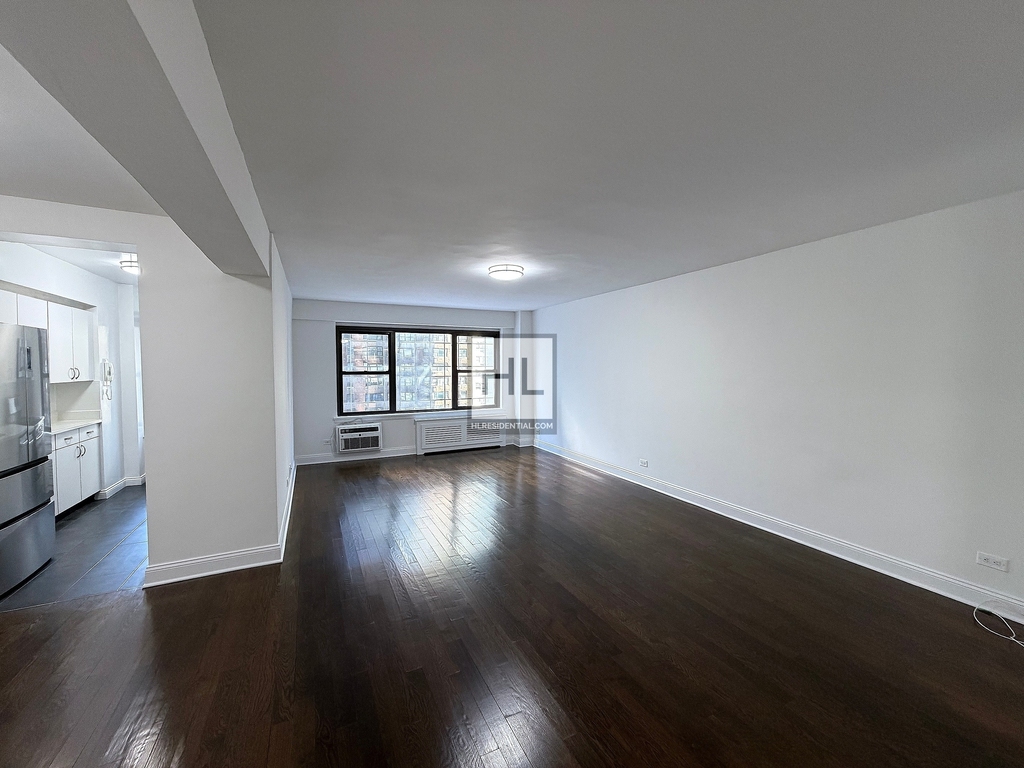 East 57th Street - Photo 2