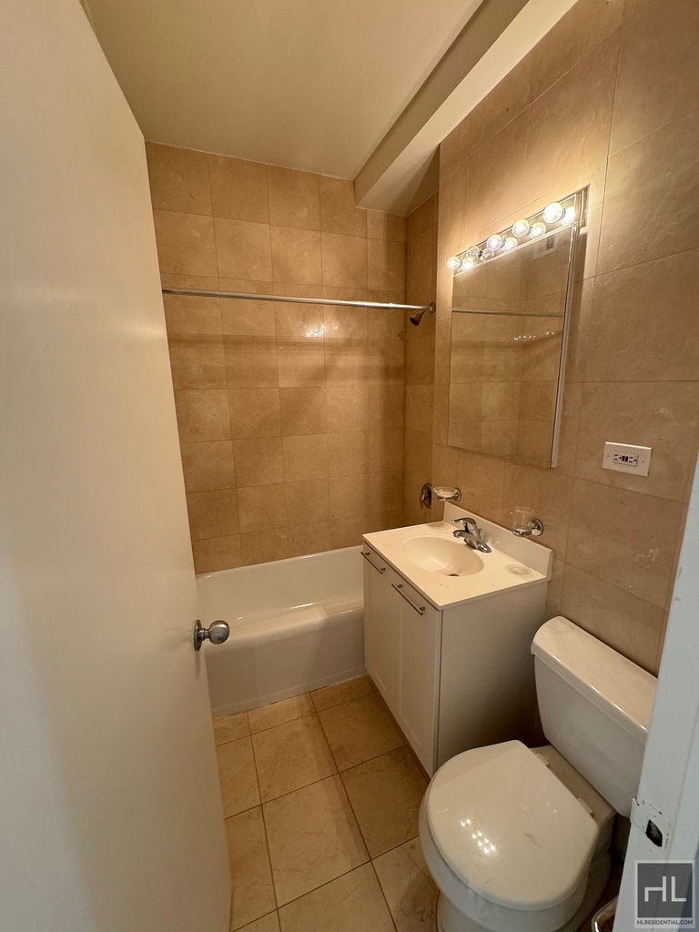 East 55 Street - Photo 9