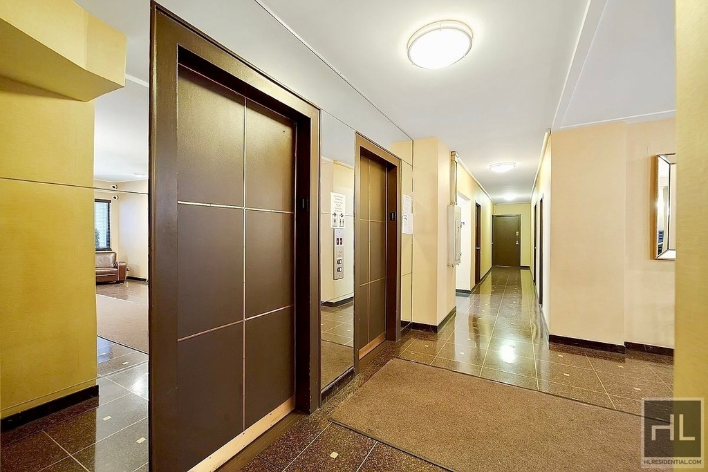 East 55 Street - Photo 11