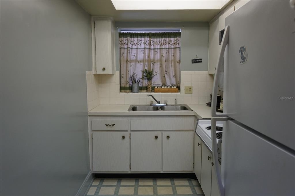 1000 49th Street N - Photo 5