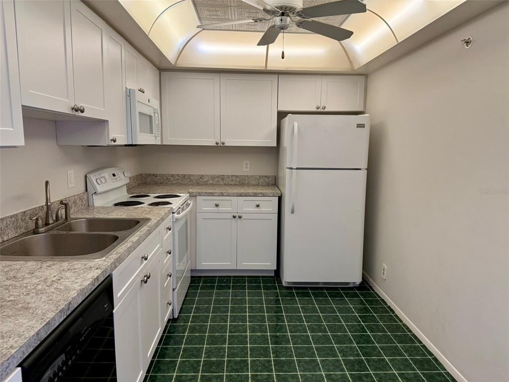 255 Dolphin Point - Photo 7