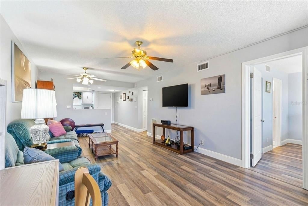 801 83rd Avenue N - Photo 11