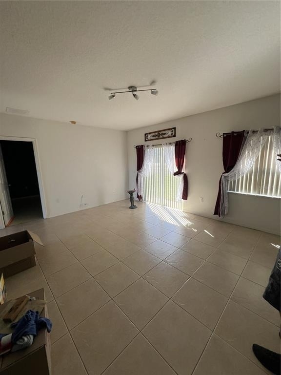 735 Colville Place - Photo 4