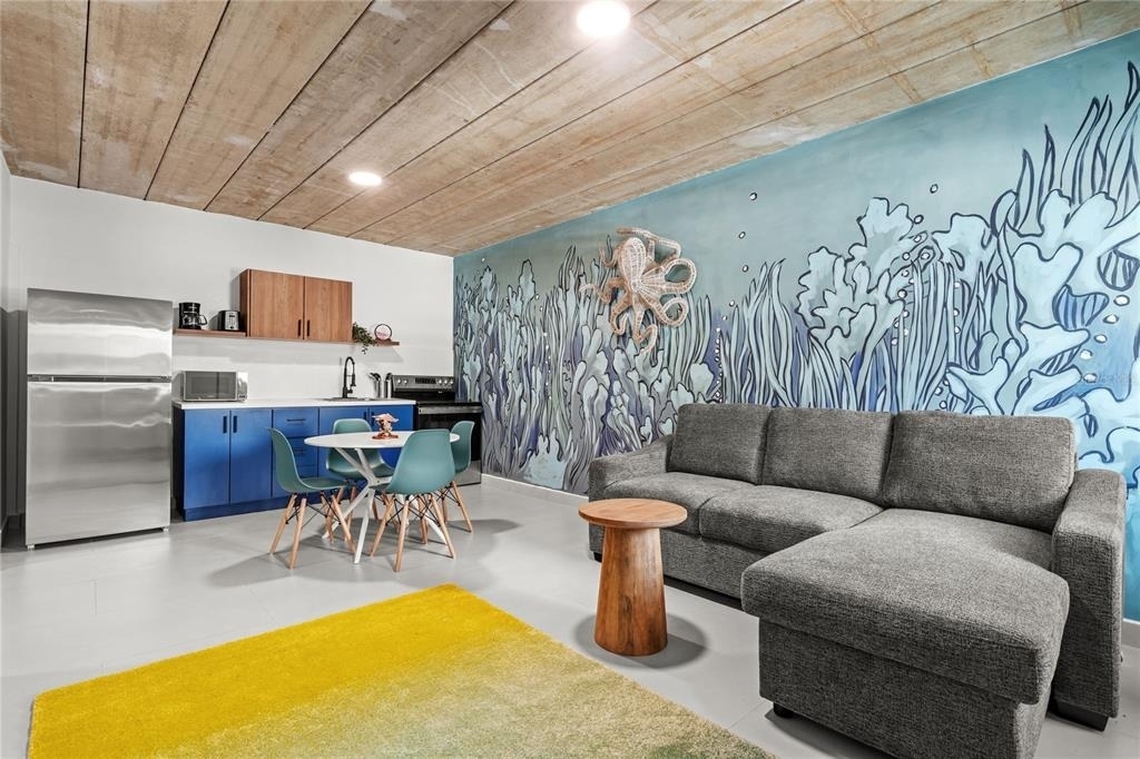 609 Condado - Photo 0