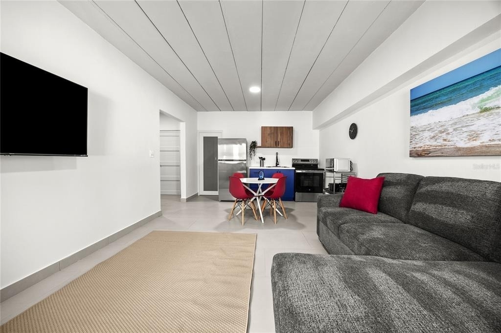 609 Condado - Photo 1