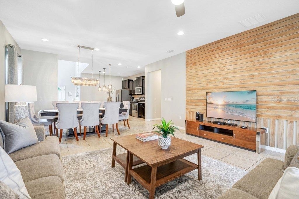 8901 Rhodes Street - Photo 2