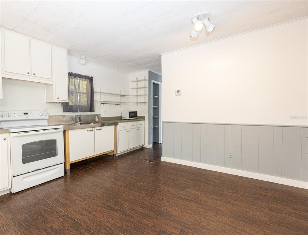 1824 Marion County Road - Photo 4