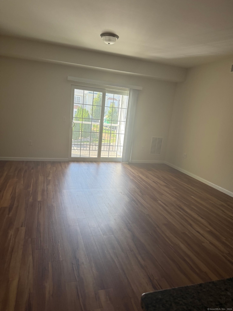 301 Main Street - Photo 5