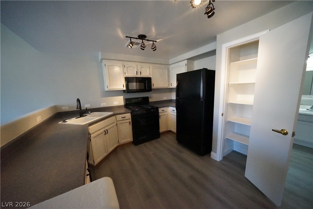 10245 S Maryland Parkway - Photo 10