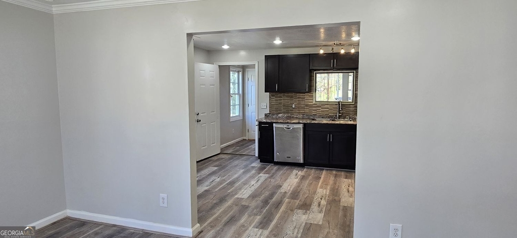 1280 Elizabeth Avenue Sw - Photo 1
