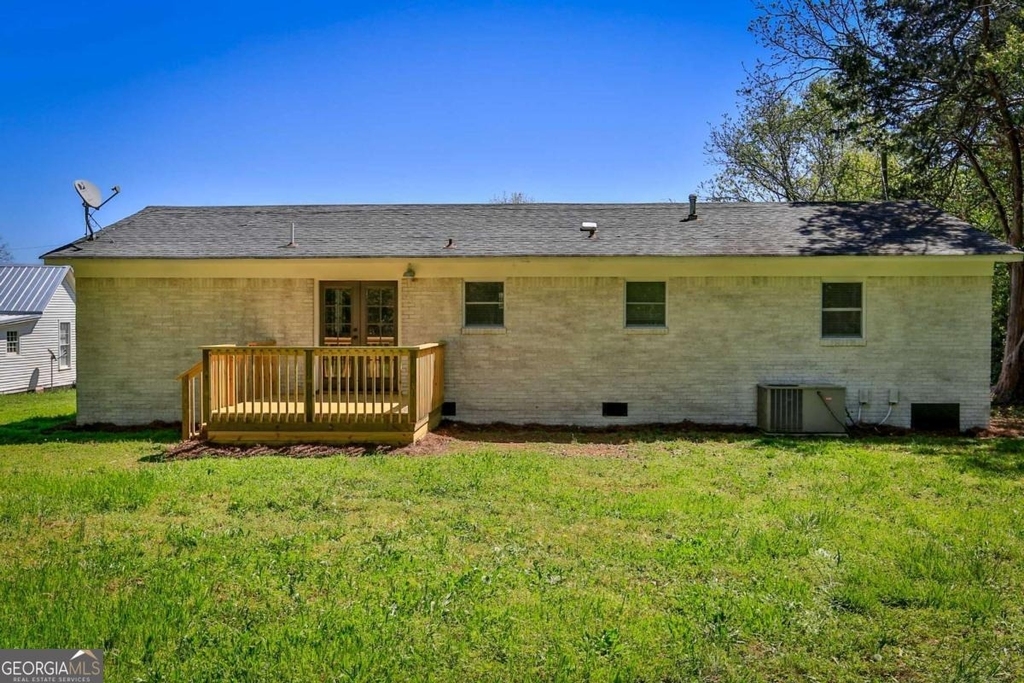 680 North Avenue - Photo 3