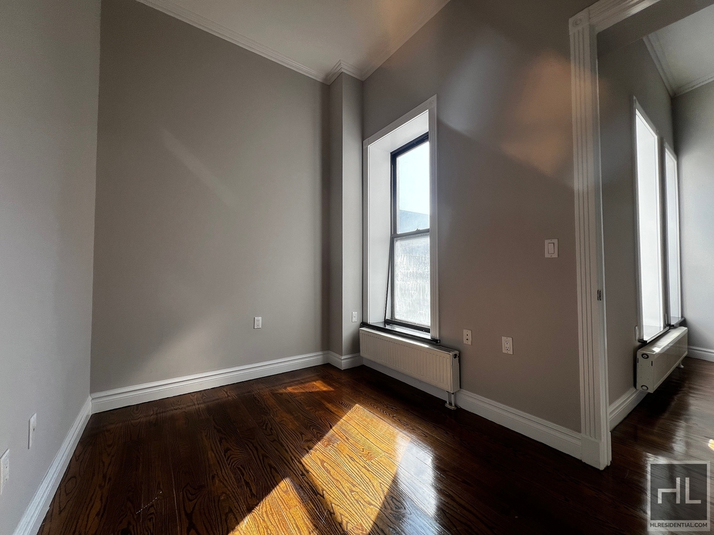 East 13th Street - Photo 3