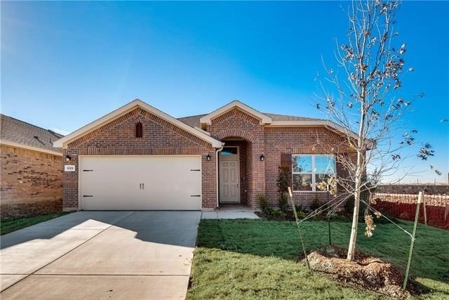 1029 N Churchill Drive - Photo 0
