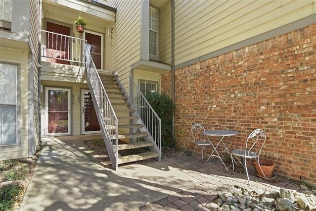 2535 Wedglea Drive - Photo 2