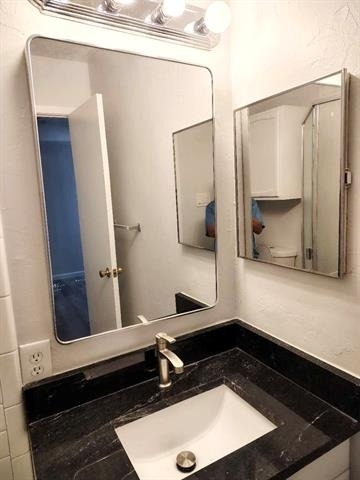 12816 Midway Road - Photo 11