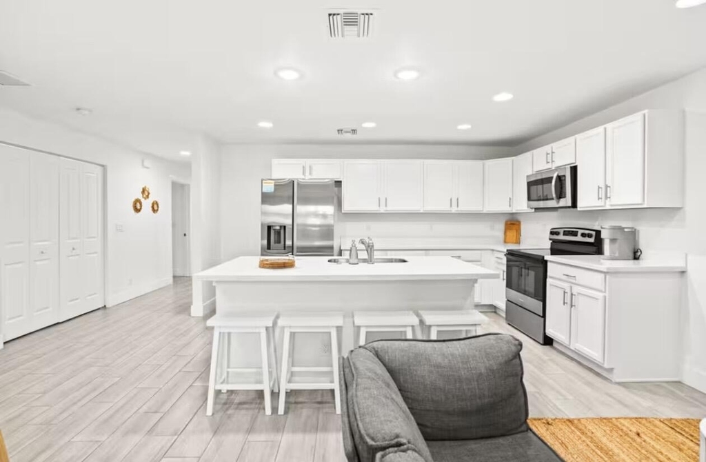 565 Lilac Court - Photo 2