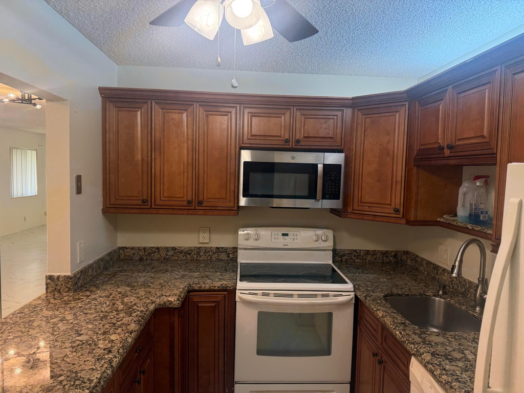 211 Pine Hov Circle - Photo 2