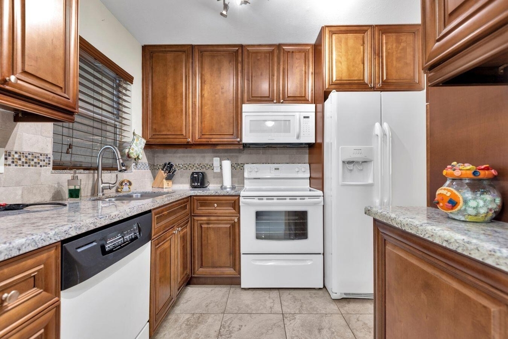 6850 Royal Palm Boulevard - Photo 3