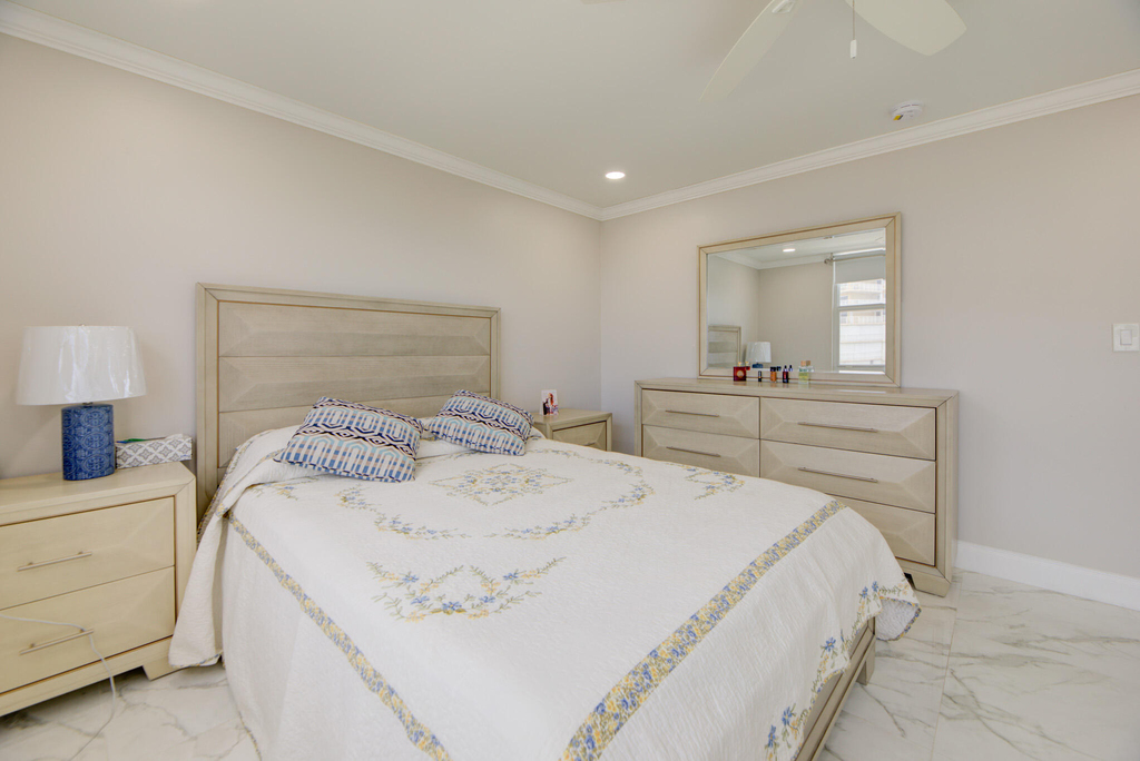 305 N Pompano Beach Boulevard - Photo 17