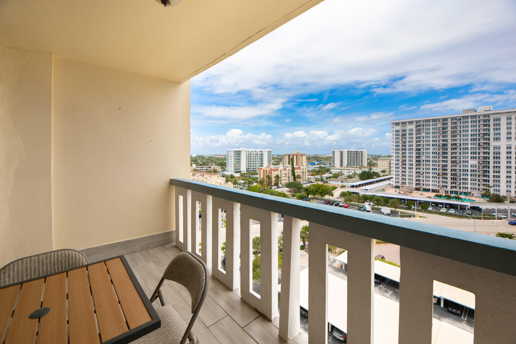 305 N Pompano Beach Boulevard - Photo 21