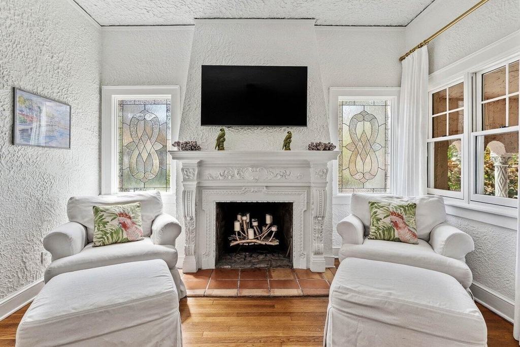 217 Se Coconut Avenue - Photo 2
