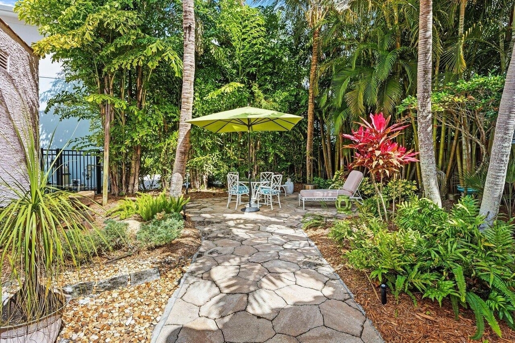 217 Se Coconut Avenue - Photo 27
