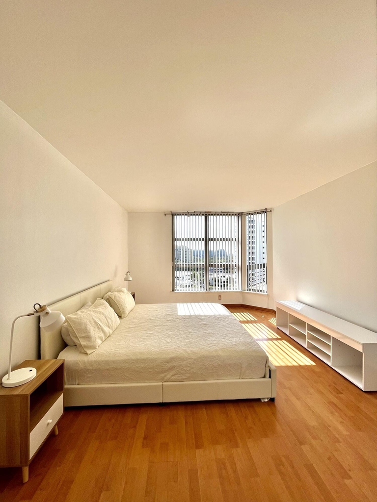 3400 Ne 192nd Street - Photo 4