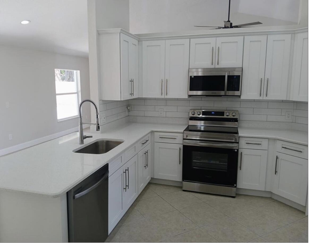 3450 Sw Martin Street - Photo 5