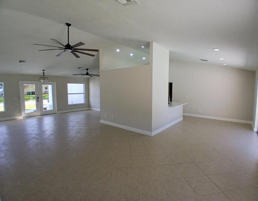 3450 Sw Martin Street - Photo 2
